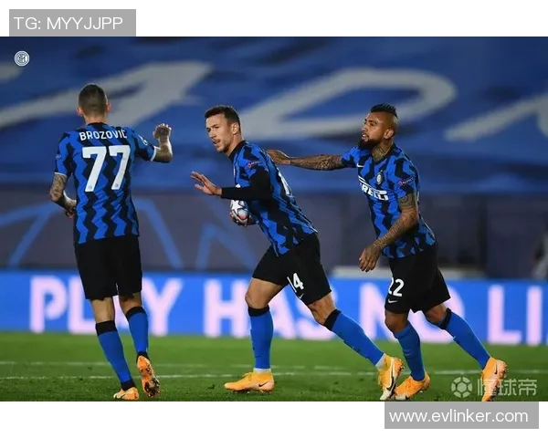 足球明星们的圣诞节庆祝活动与温馨时刻分享